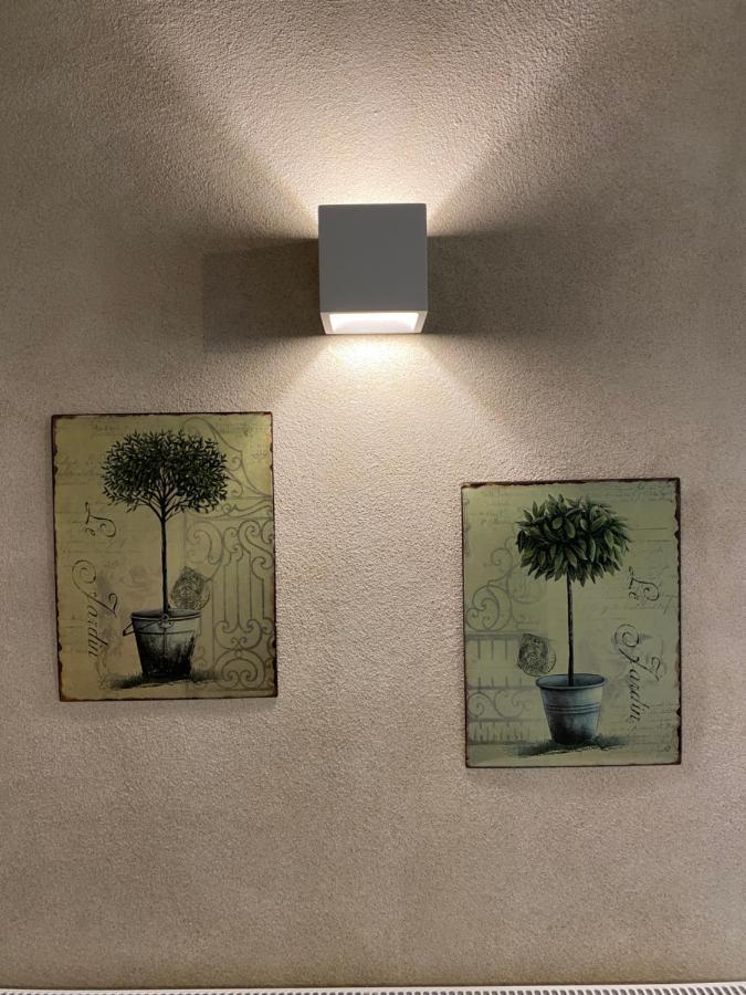 דירות Aristi Boutique Stonehouse With Attic מראה חיצוני תמונה