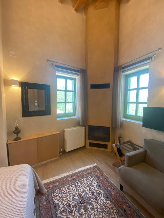 דירות Aristi Boutique Stonehouse With Attic מראה חיצוני תמונה