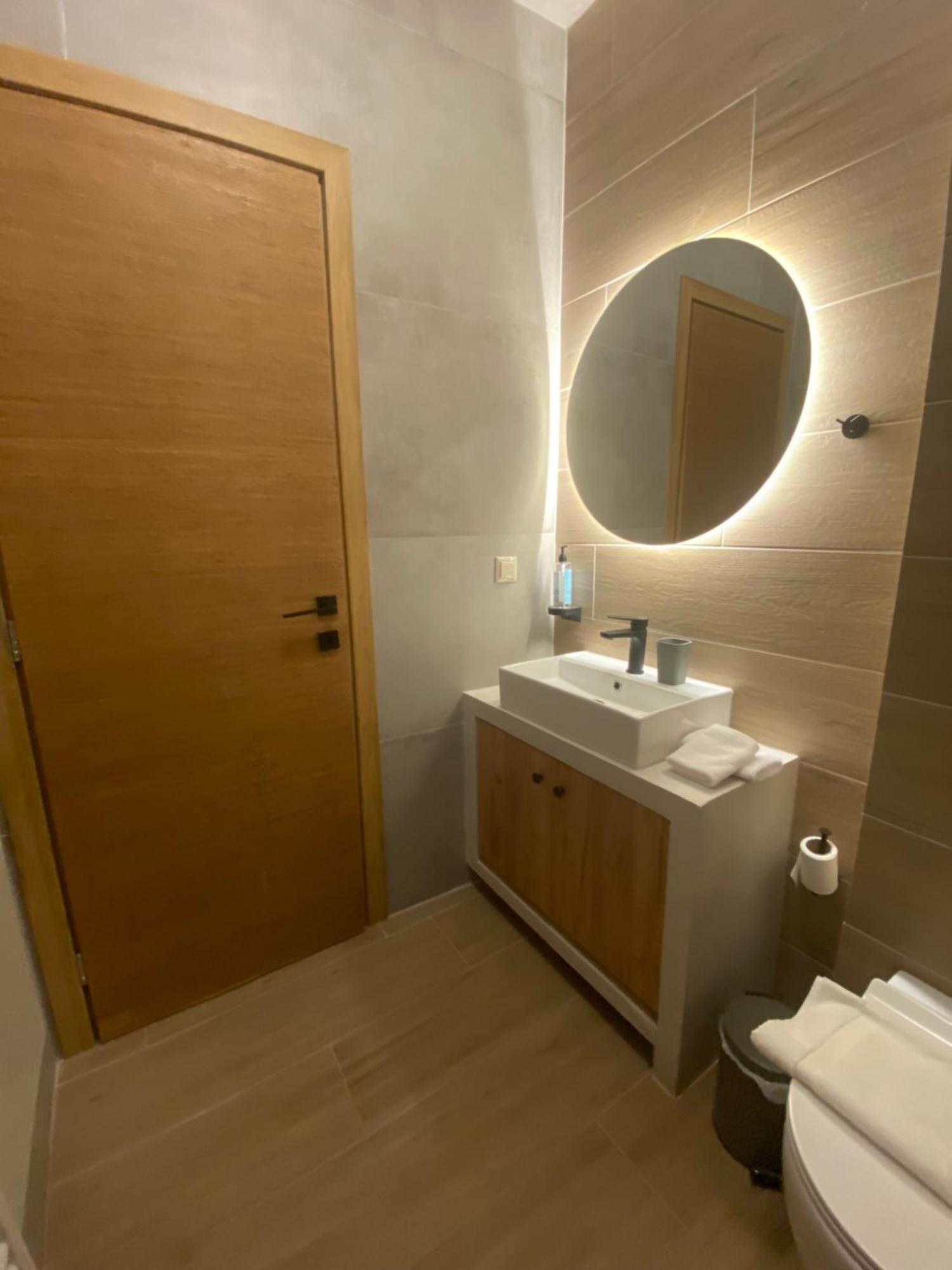 דירות Aristi Boutique Stonehouse With Attic מראה חיצוני תמונה