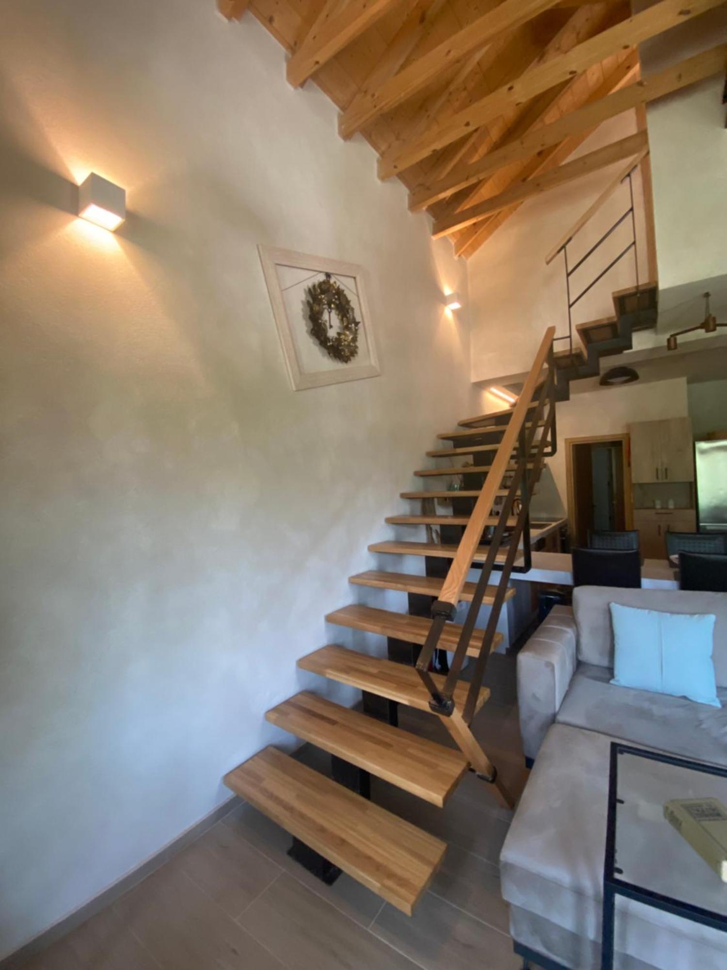 דירות Aristi Boutique Stonehouse With Attic מראה חיצוני תמונה