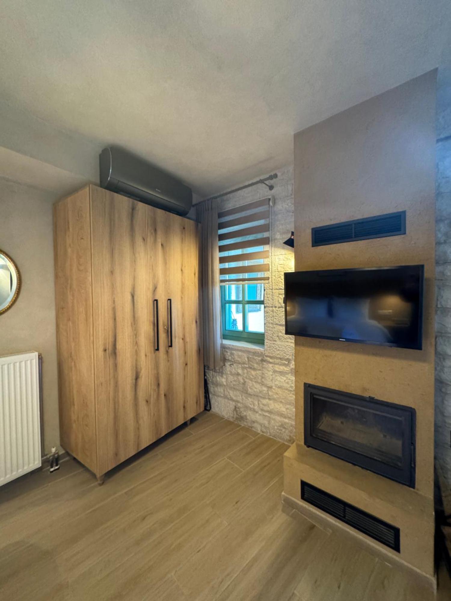 דירות Aristi Boutique Stonehouse With Attic מראה חיצוני תמונה