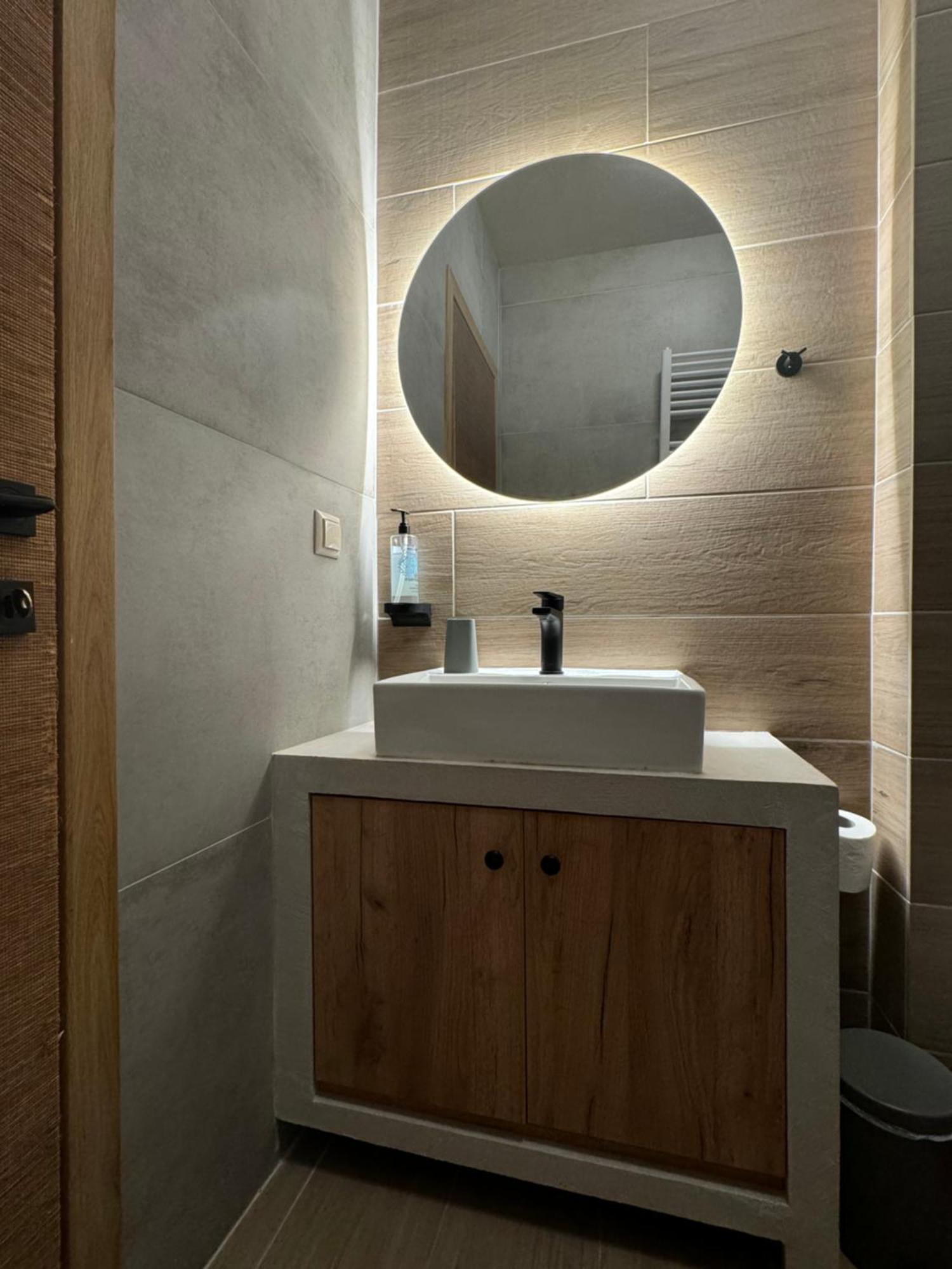 דירות Aristi Boutique Stonehouse With Attic מראה חיצוני תמונה