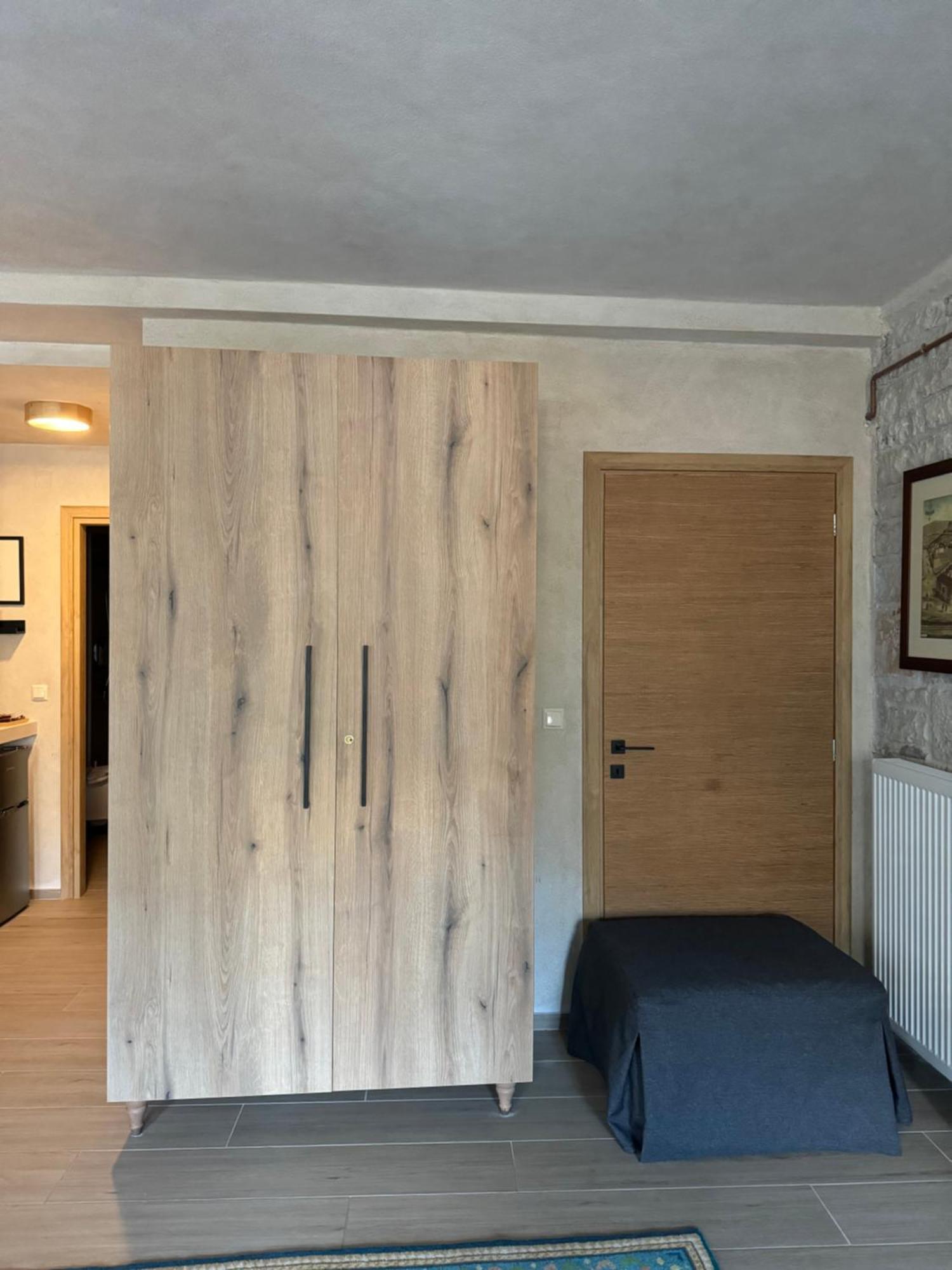 דירות Aristi Boutique Stonehouse With Attic מראה חיצוני תמונה