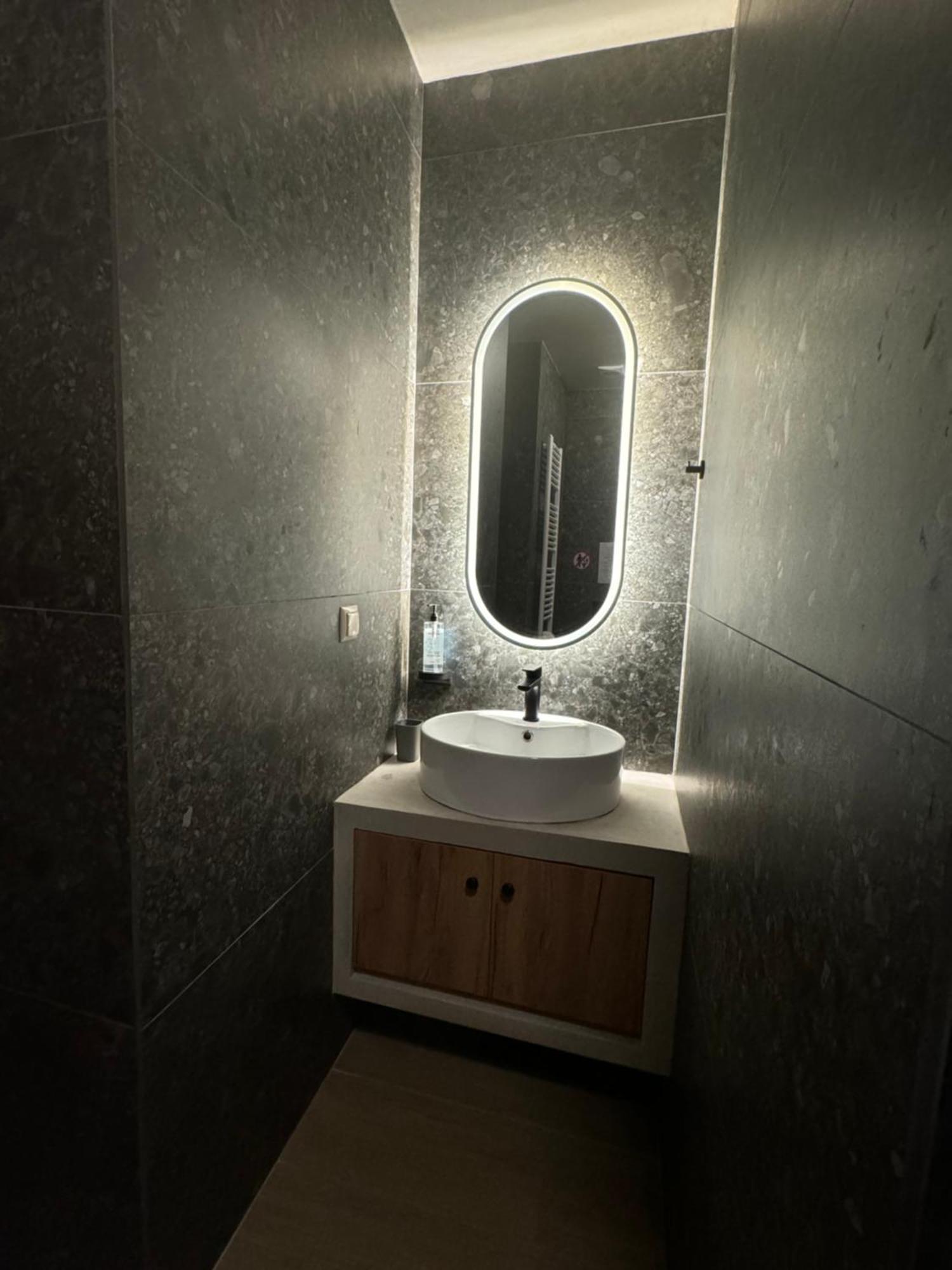 דירות Aristi Boutique Stonehouse With Attic מראה חיצוני תמונה
