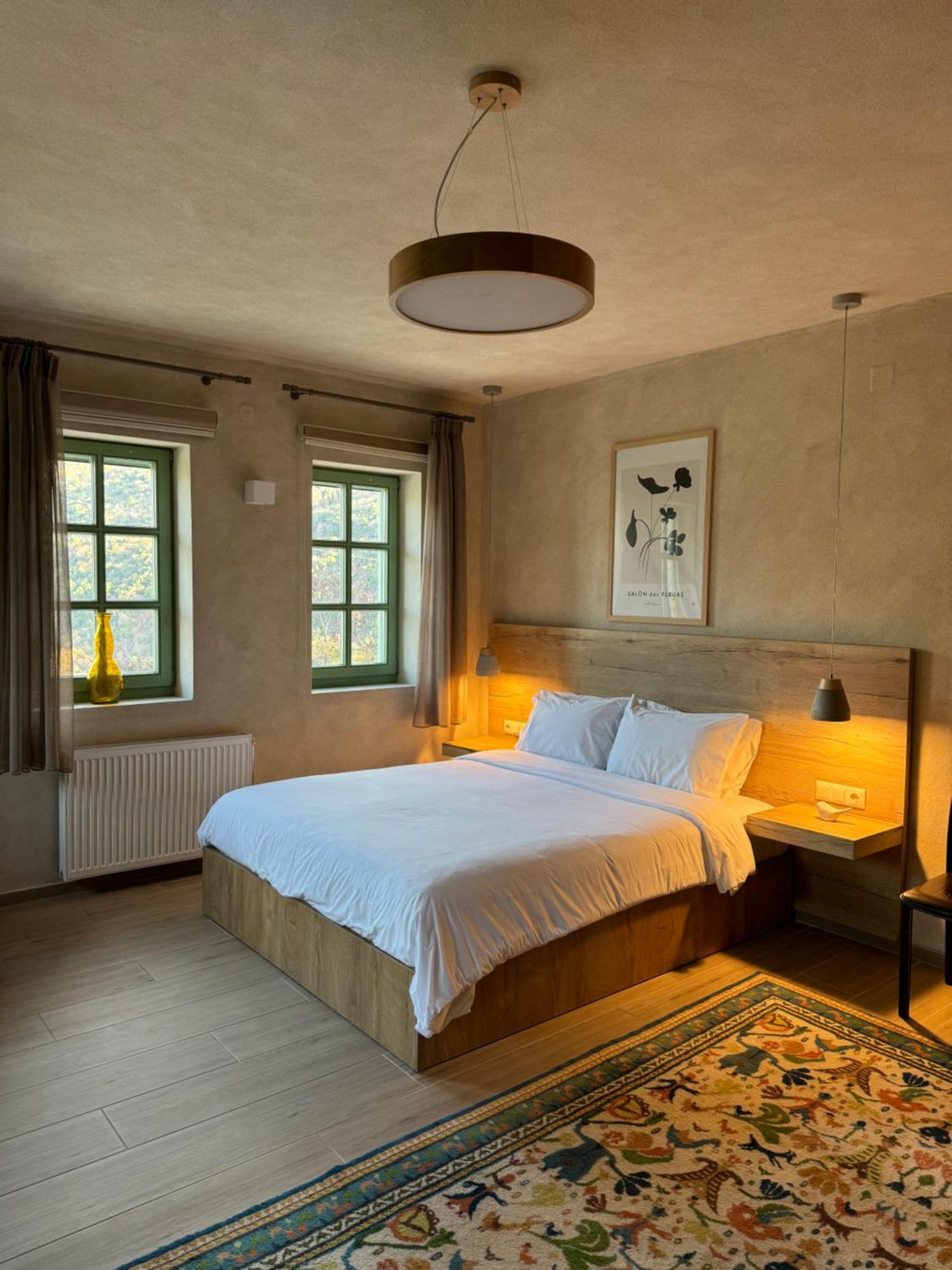 דירות Aristi Boutique Stonehouse With Attic מראה חיצוני תמונה